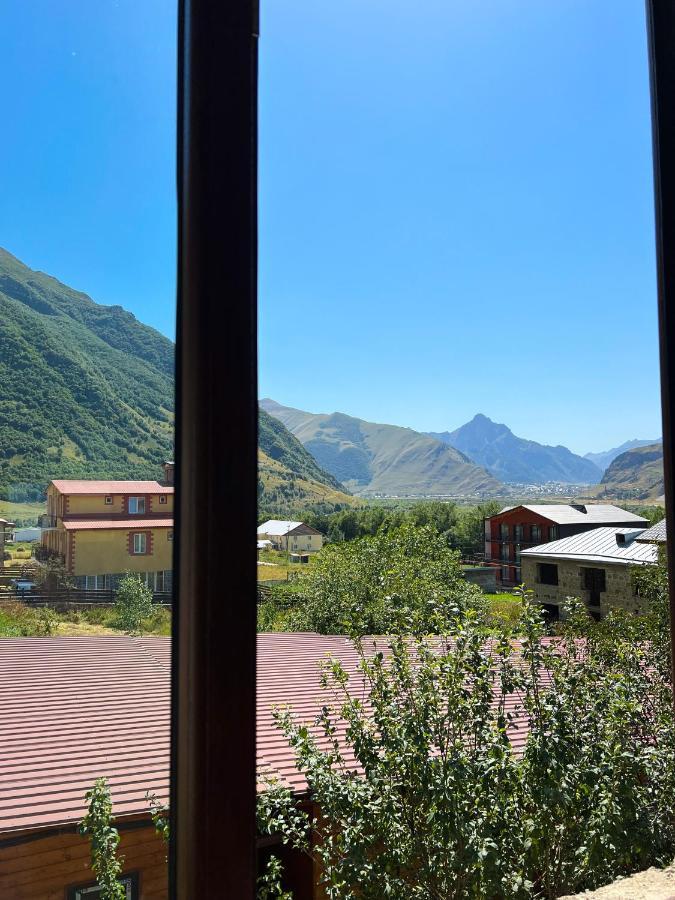 Ia'S Guest House Kazbegi Exterior foto
