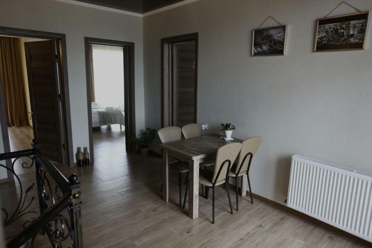 Ia'S Guest House Kazbegi Exterior foto